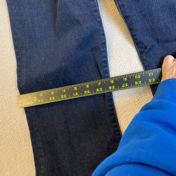 Madewell Womans Jeans Size 27 Flea Market Flare Dark Wash Raw Hem - Picture 8 of 16